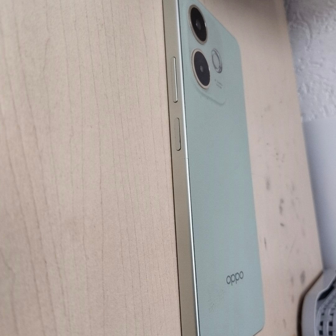 CELULAR OPPO A5 PRO CPH2711 (2025) 256 GB 8 GB RAM (SEMINUEVO)
