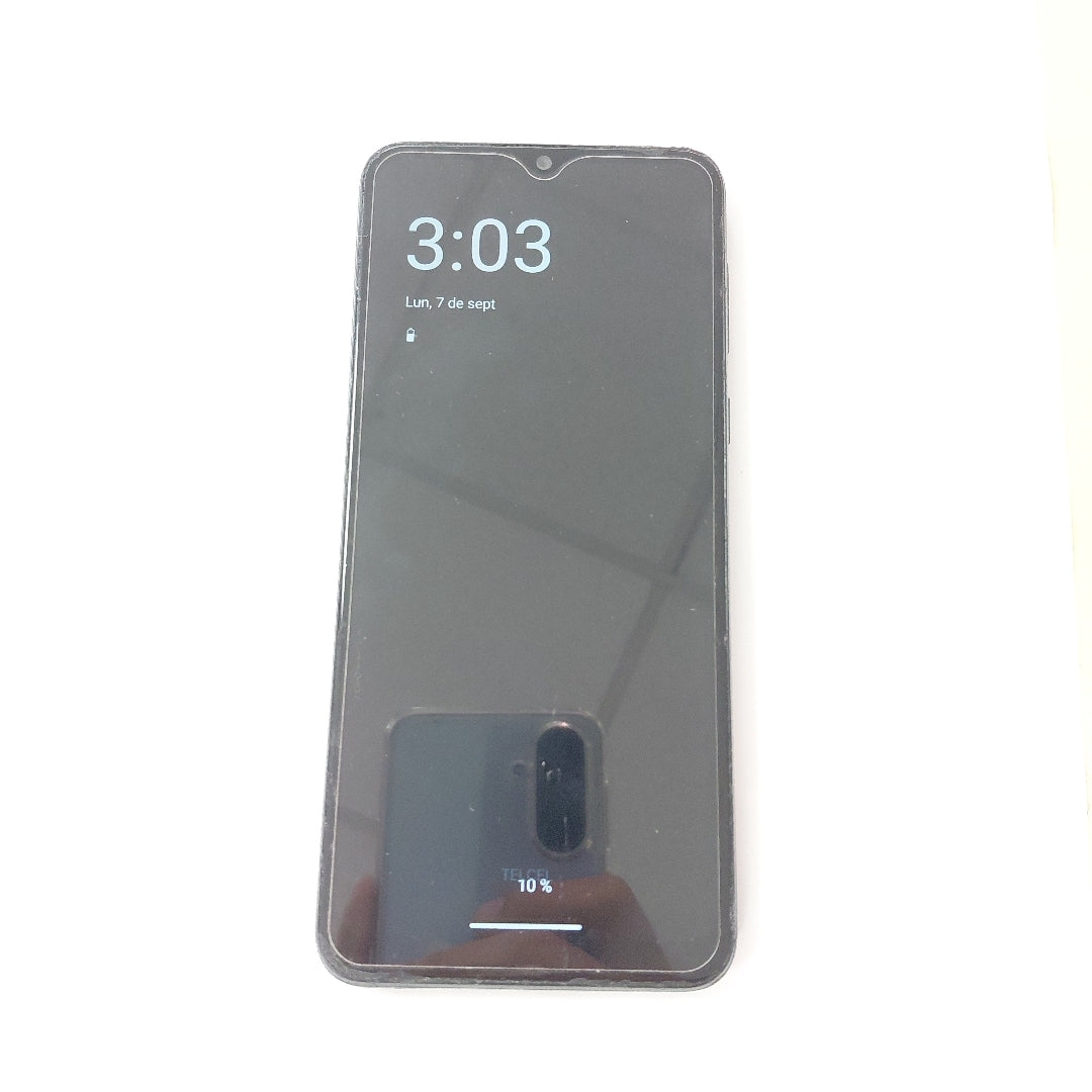 CELULAR MOTOROLA MOTO E13 XT2345-4 (2023) 64 GB 2 GB RAM (SEMINUEVO)