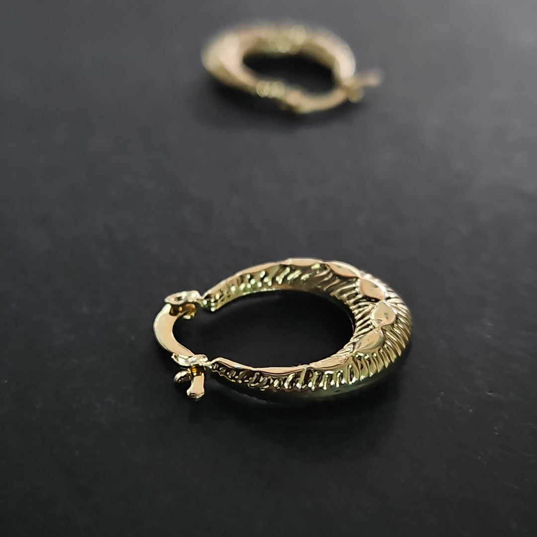 ARETES ARRACADAS HUECAS 14K 1.8 GR (NUEVO)