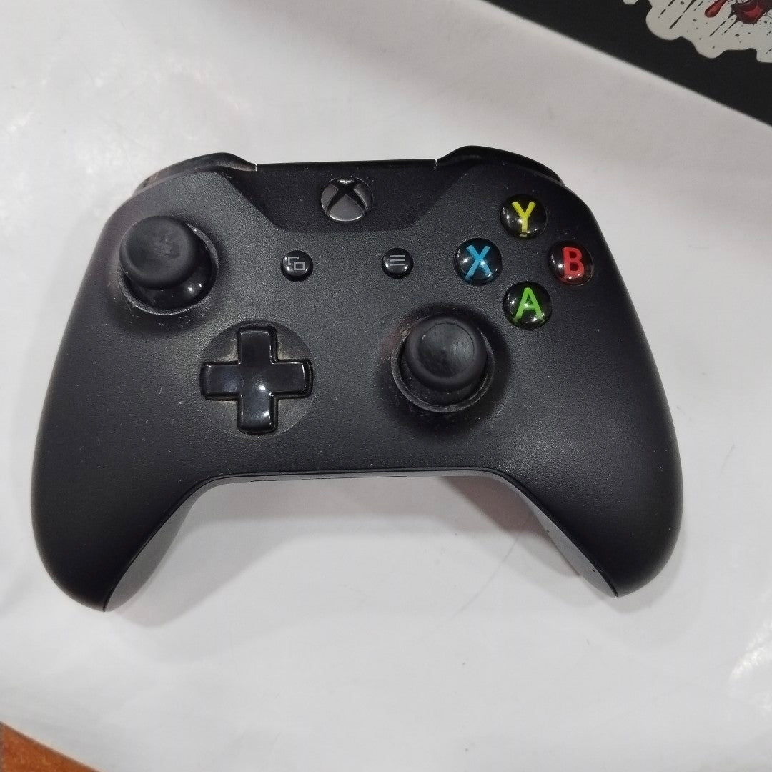 CONSOLA DE VIDEOJUEGO MICROSOFT XBOX ONE X 1 TB (SEMINUEVO)