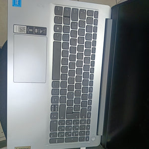 LAPTOP LENOVO IDEAPAD 1 15IJL7 (2025) 256 GB SSD 8 GB RAM (SEMINUEVO)