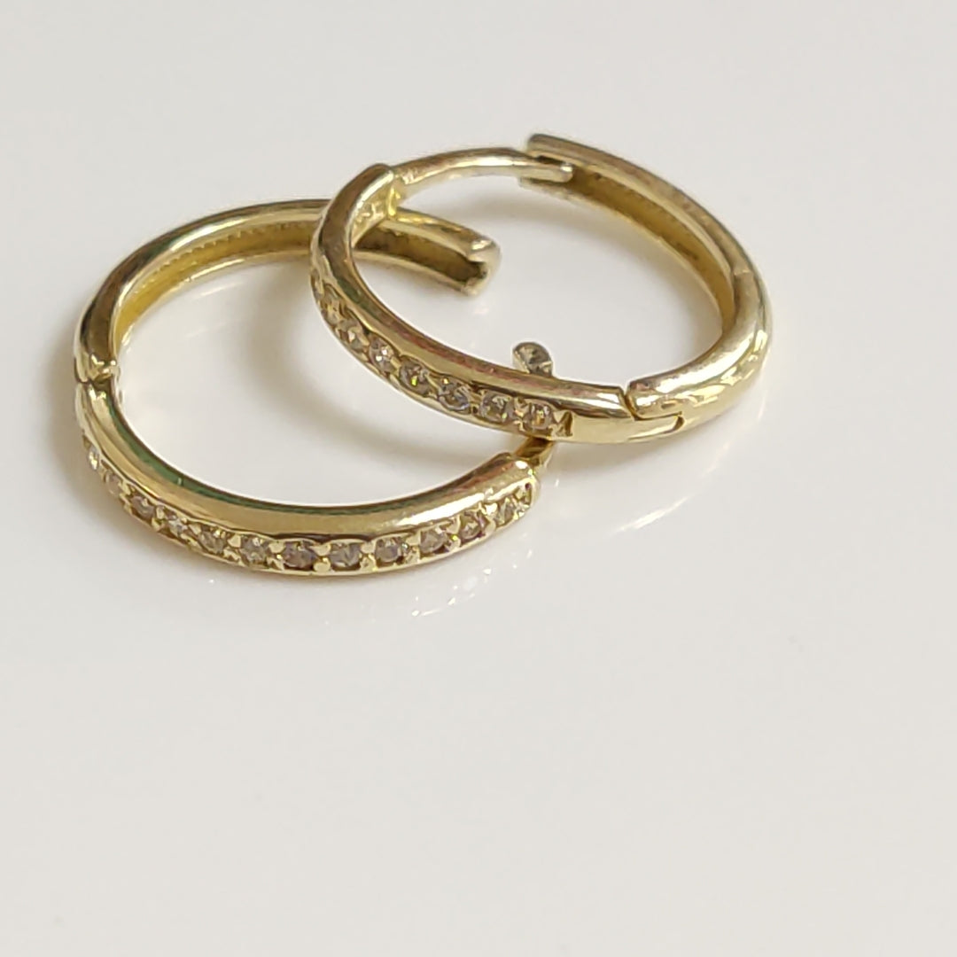 ARETES HUGGIES C CIRCONIA 14K 1.7 GR (NUEVO)