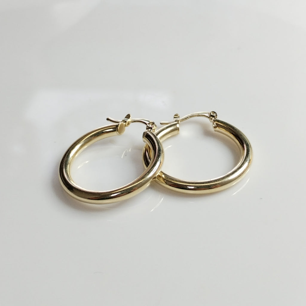 ARETES TEJIDO ARRACADAS LISAS HUECAS 14K 2.2 GR (NUEVO)
