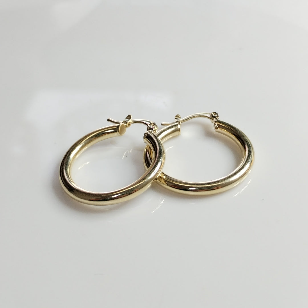 ARETES TEJIDO ARRACADAS LISAS HUECAS 14K 2.2 GR (NUEVO)