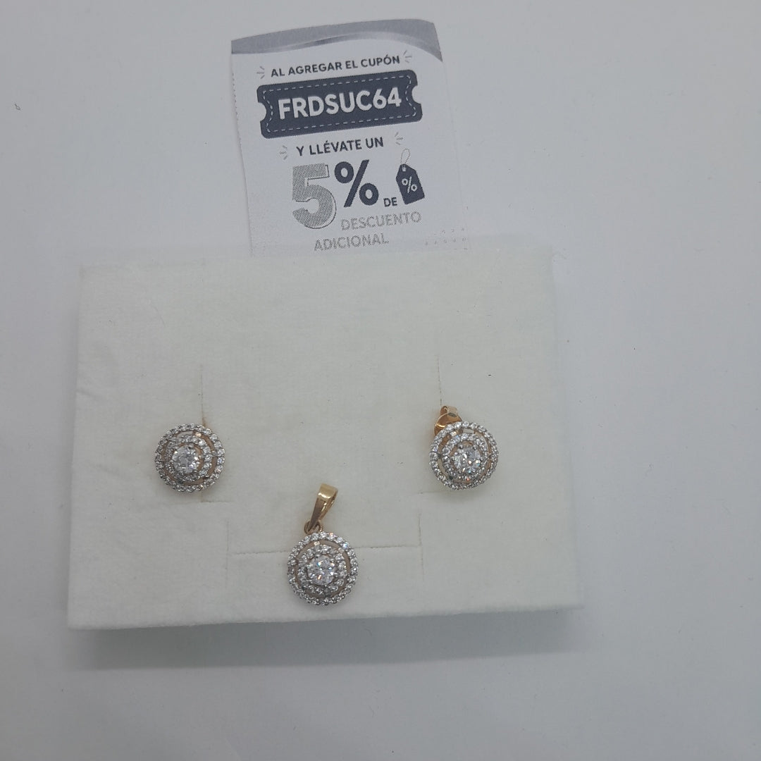 BROQUELES MEDIO ADEREZO BROQUELES Y DIJE C CIRCONIAS 14K 4.2 GR (NUEVO)