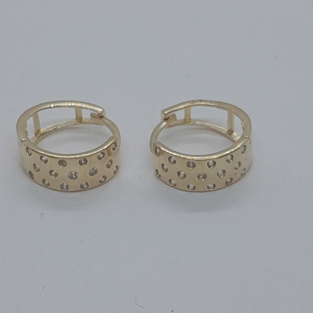 HUGGIES ORO 14K 2.7 (NUEVO)