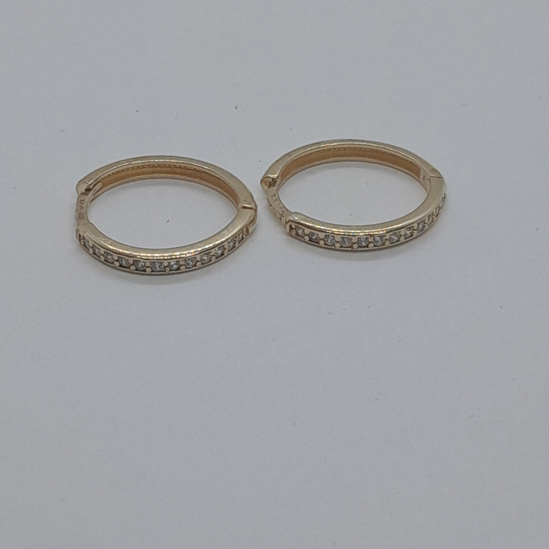 ARETES HUGGIES C CIRCONIA 14K 1.8 GR (NUEVO)