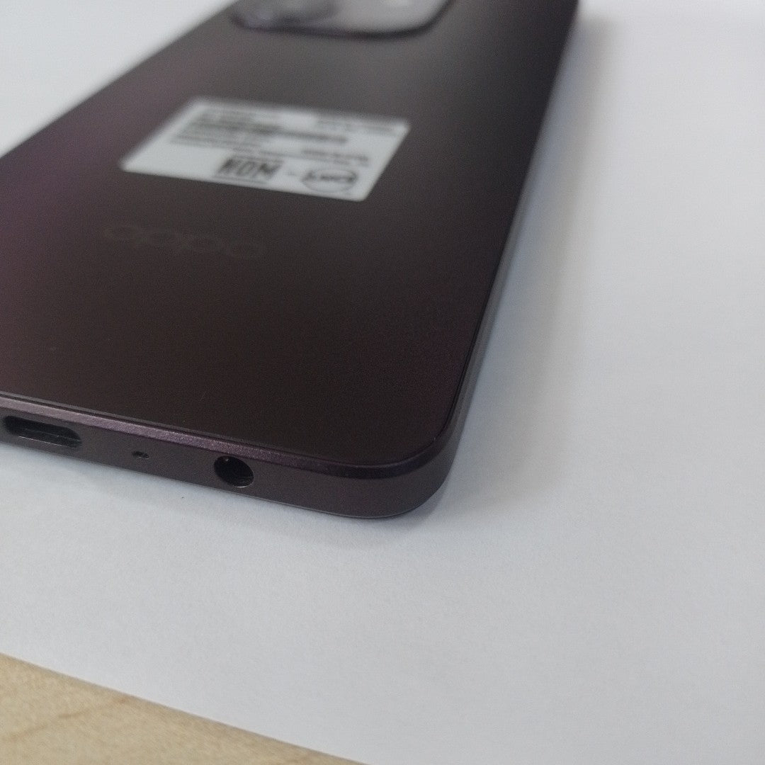CELULAR OPPO A40 CPH2669 (2024) 256 GB 4 GB RAM (SEMINUEVO)