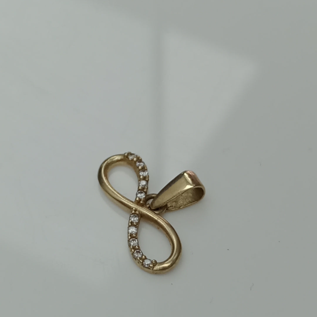 DIJE ORO 10 K 0.9 GRMS (SEMINUEVO)