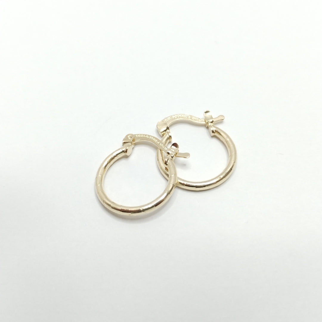 ARETES ARRACADAS ESTRIADAS 14K 1.4 GR (NUEVO)