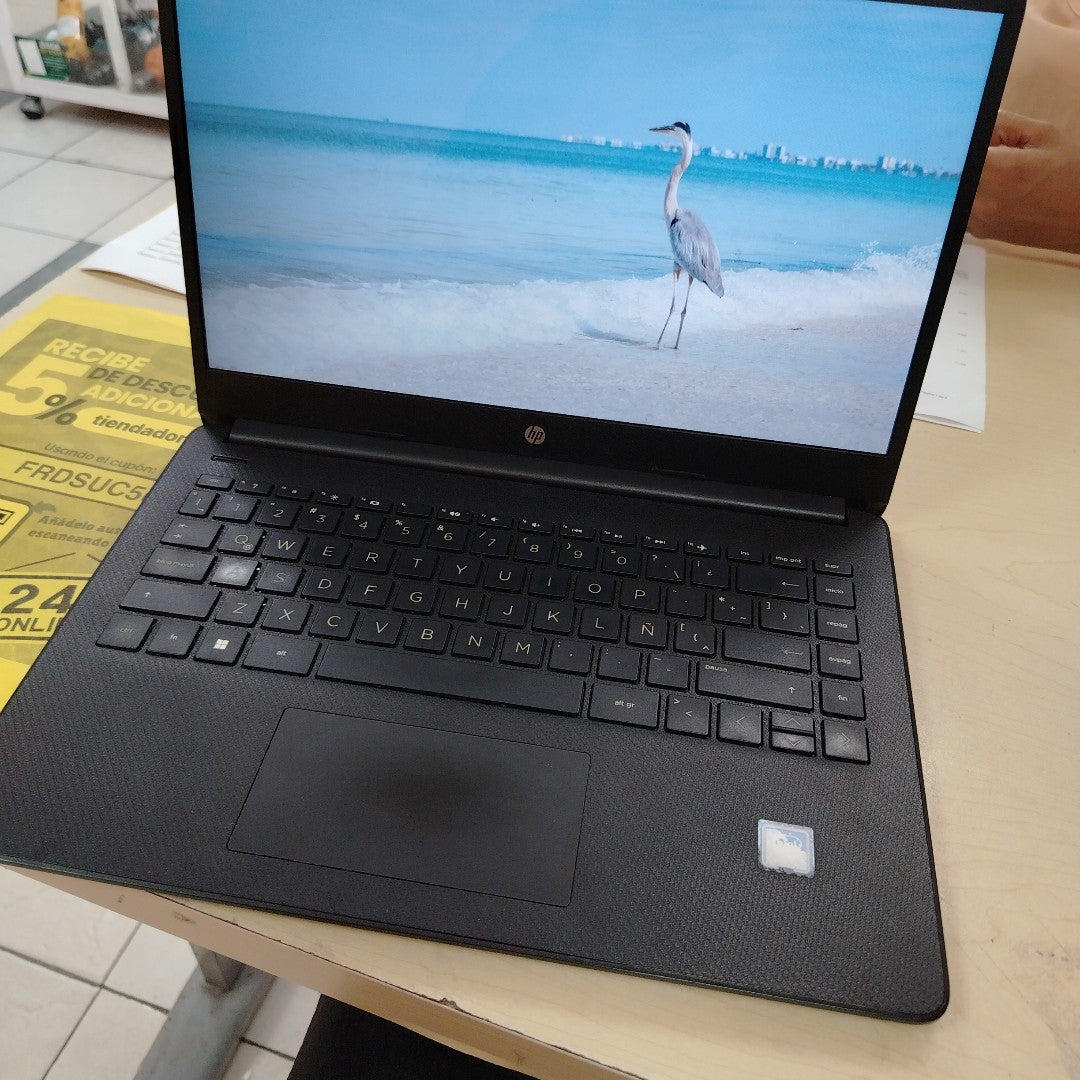 LAPTOP HP 14-DQ0501LA (2023) 256 GB SSD 4 GB RAM (SEMINUEVO)