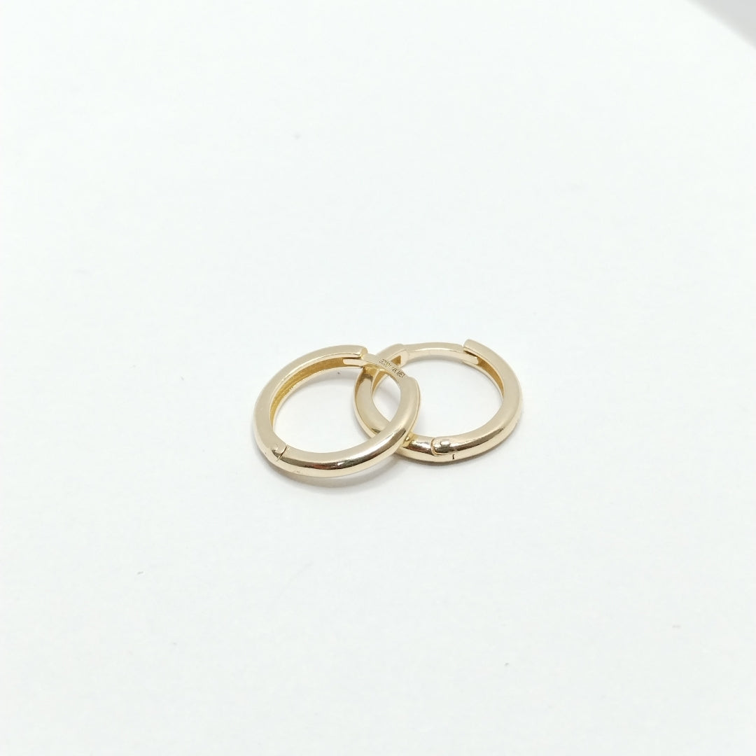 ARETES HUGGIES LISAS 14K 1.6 GR (NUEVO)