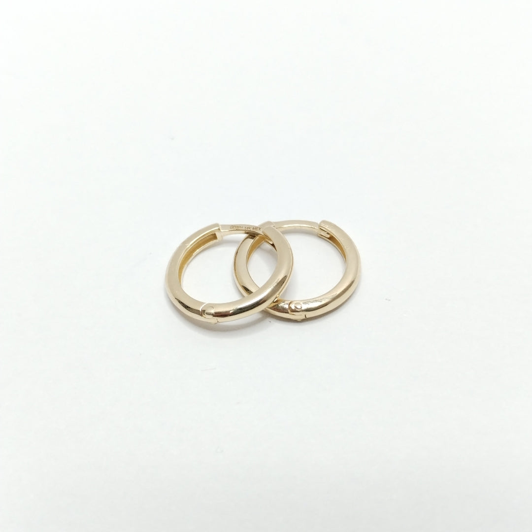 ARETES HUGGIES LISAS 14K 1.6 GR (NUEVO)