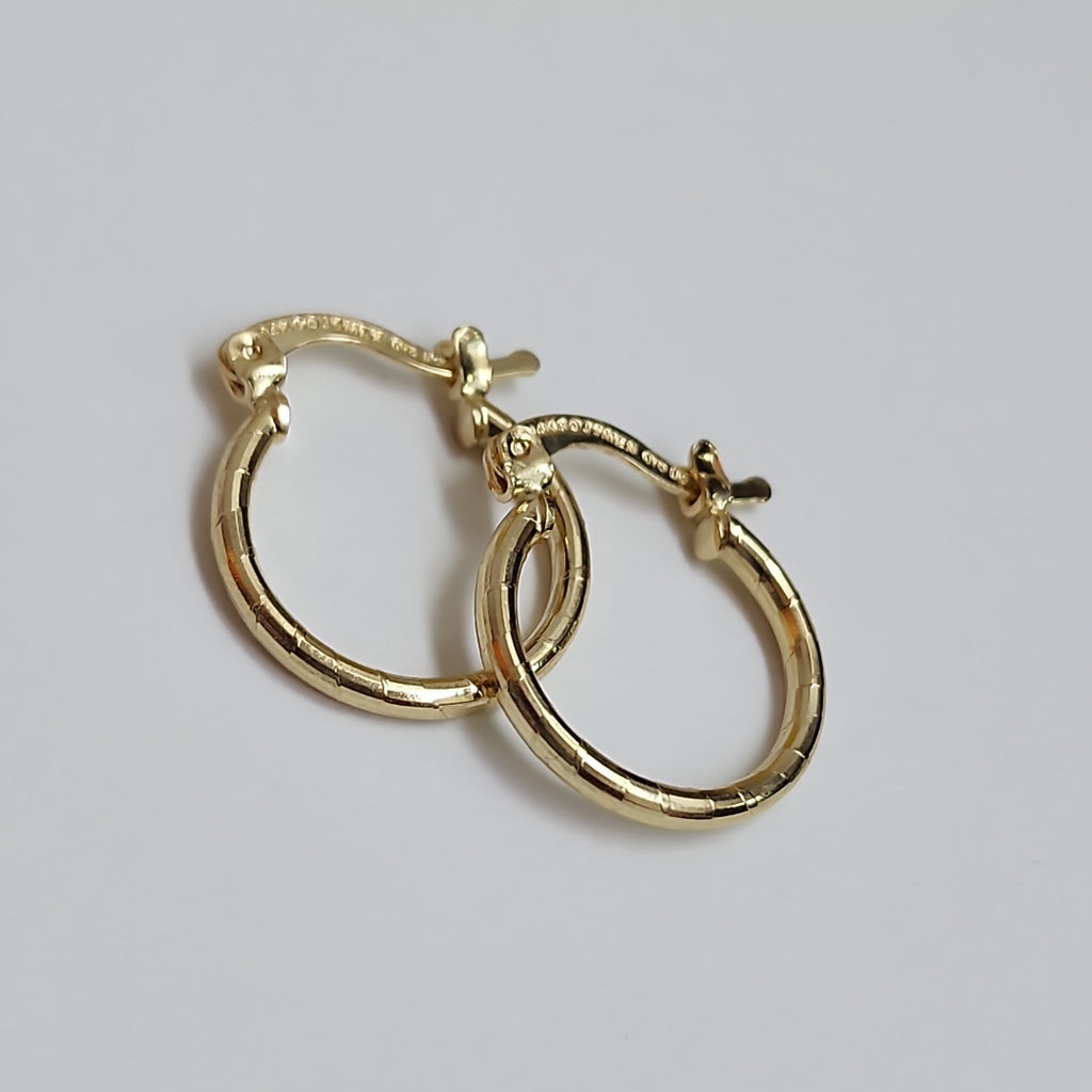 ARETES ARRACADAS ESTRIADAS 14K 1.4 GR (NUEVO)