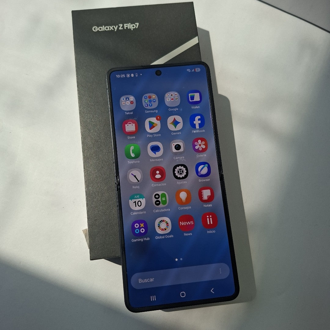 CELULAR SAMSUNG GALAXY Z FLIP 7 SM-F766B (2025) 512 GB 12 GB RAM (SEMINUEVO)
