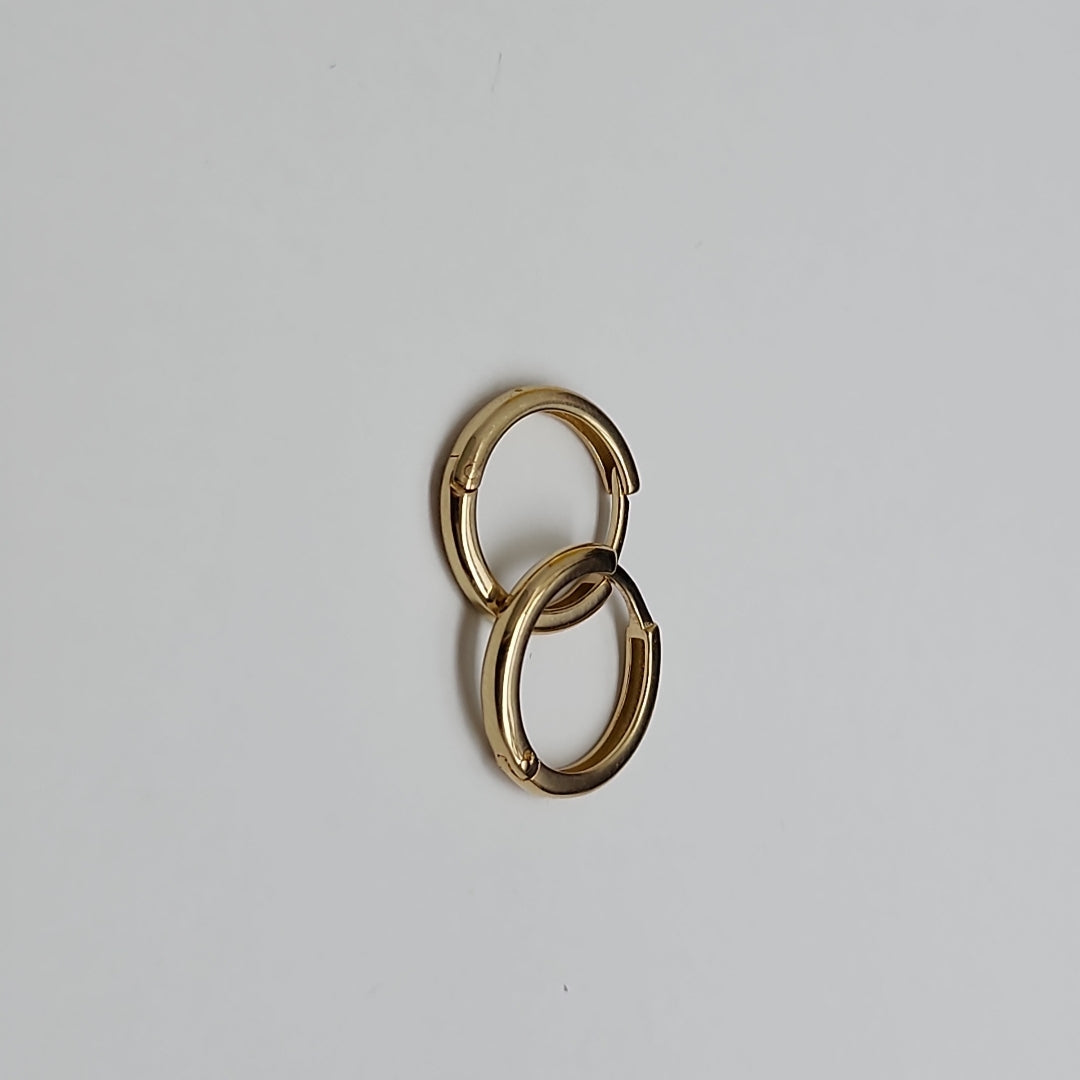 ARETES HUGGIES LISAS 14K 1.5 GR (NUEVO)