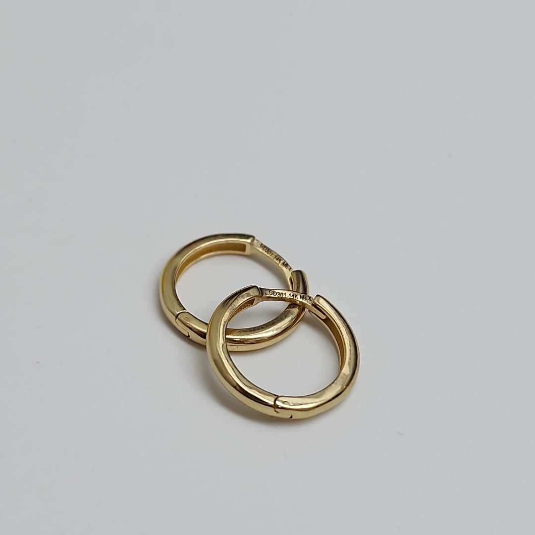 ARETES HUGGIES LISAS 14K 1.6 GR (NUEVO)