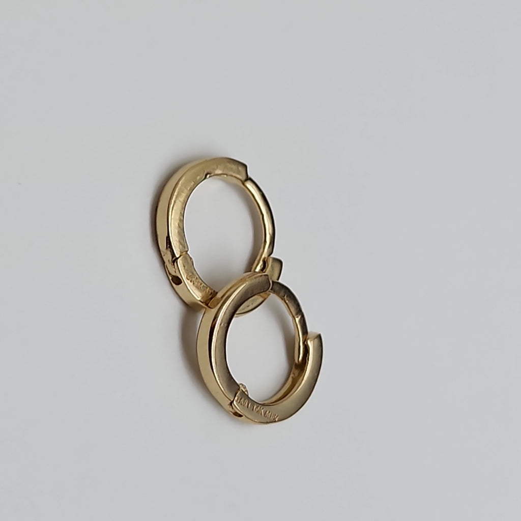 ARETES HUGGIE 14K 1.4 GR (NUEVO)
