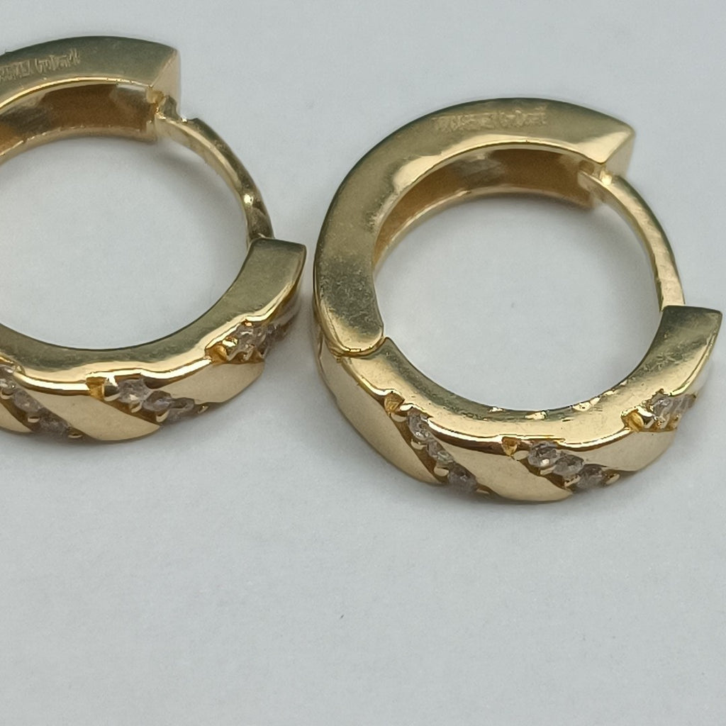 ARETES HUGGIES CON CIRCONIAS 14K 2.3 GR (NUEVO)