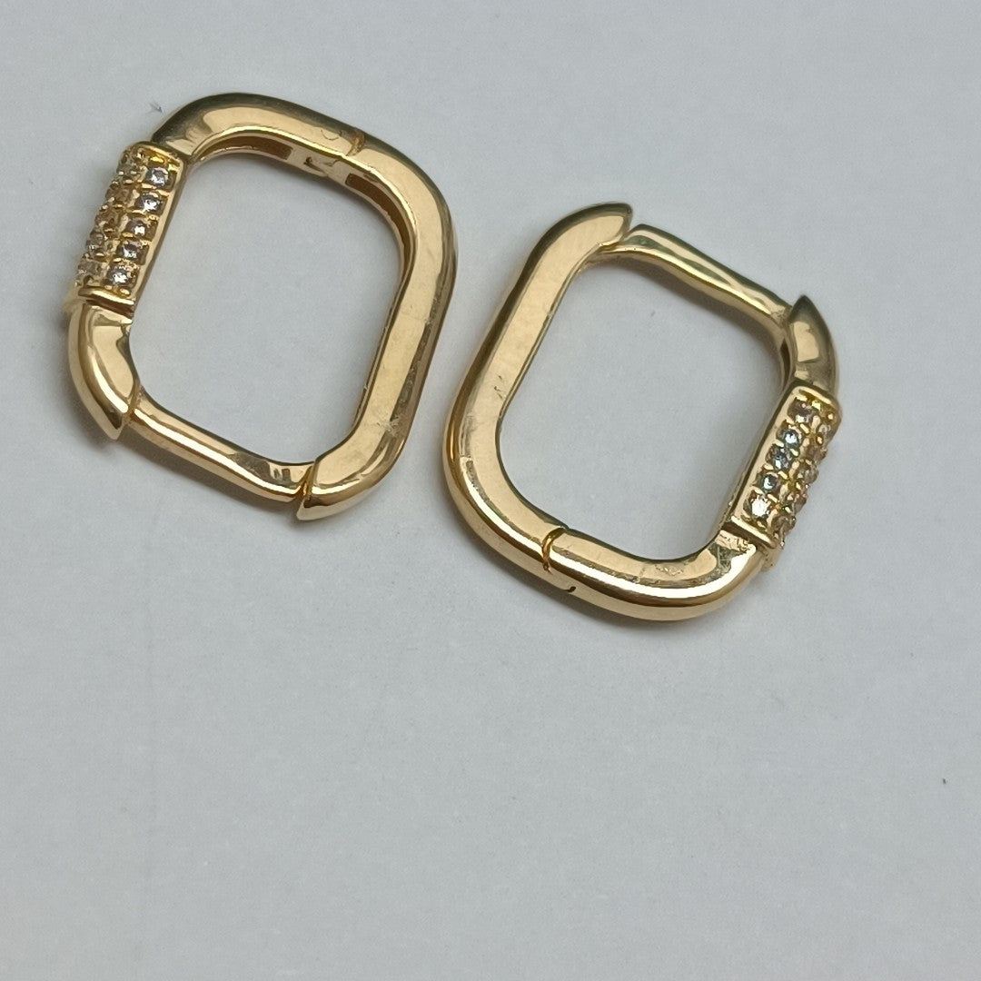 ARETES HUGGIES OVALADA C CIRCONIAS 14K 2.5 GR (NUEVO)