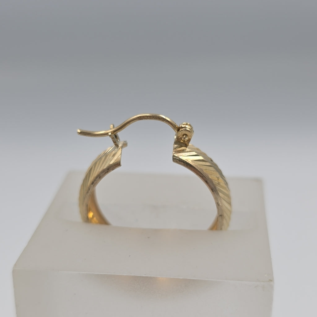 ARETES ARRACADAS LABRADAS 10K 2.8 GR (NUEVO)