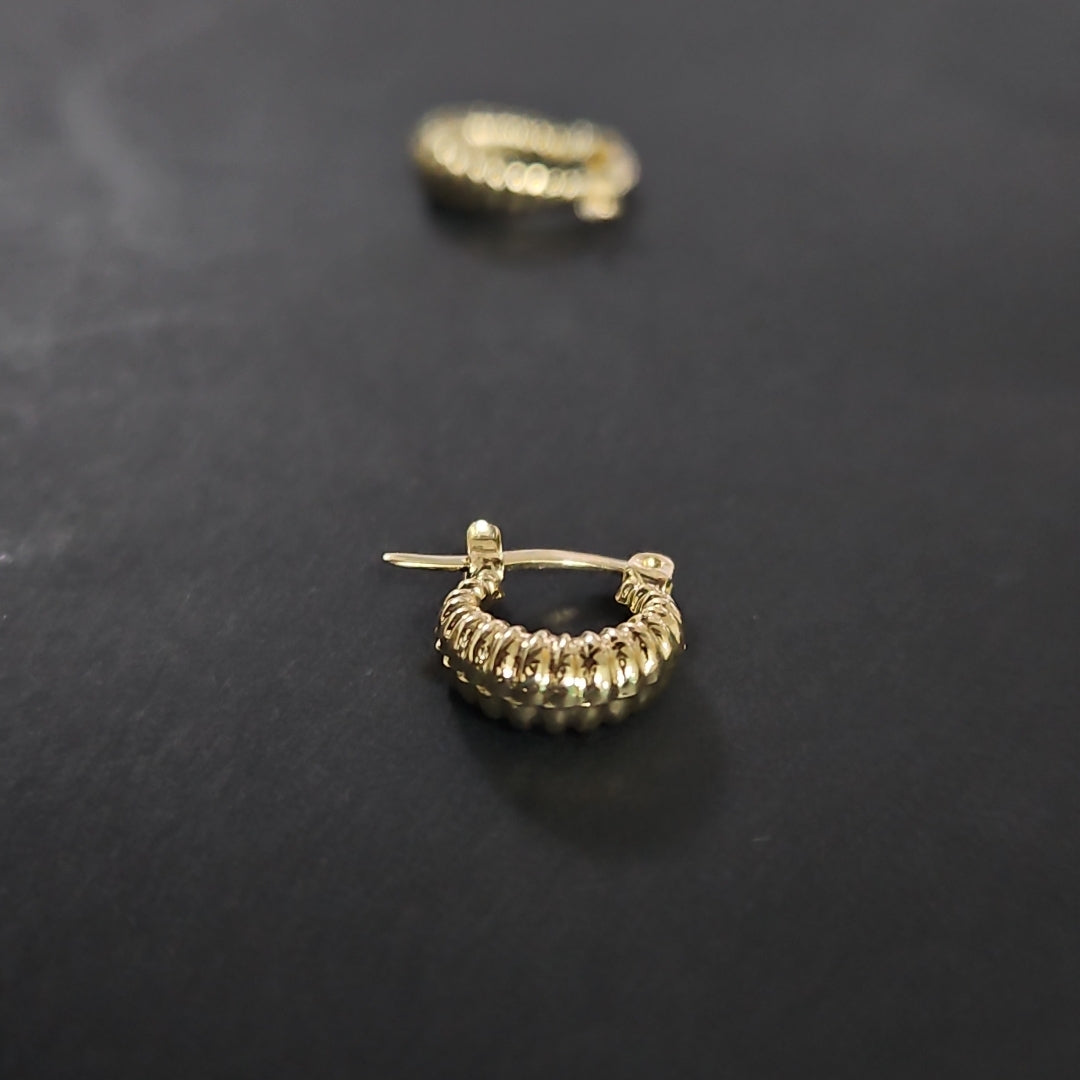 ARETES ARRACADA ESTRIADAS 14K 1.1 GR (NUEVO)