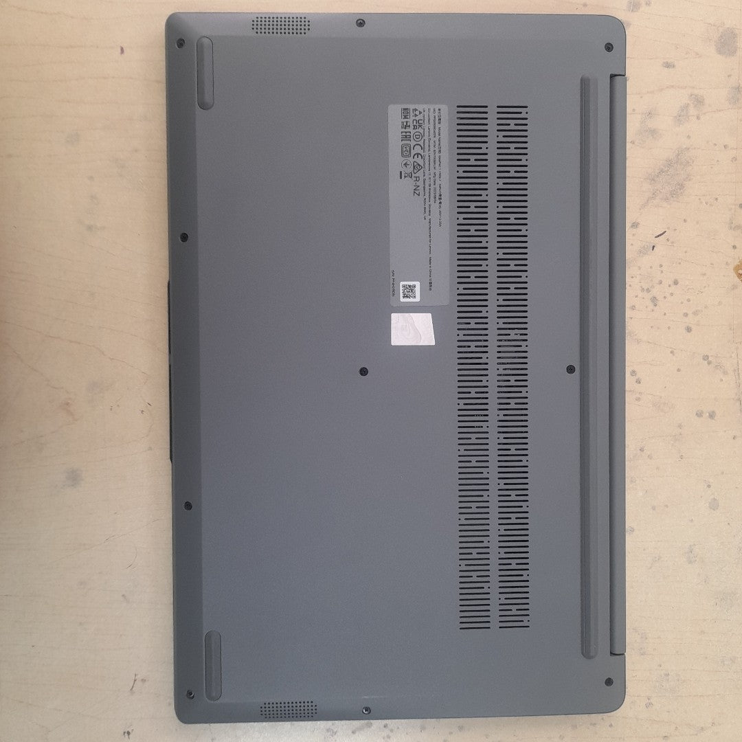 LAPTOP LENOVO IDEAPAD 1 15IGL7 (2023) 256 GB SSD 8 GB RAM (SEMINUEVO)