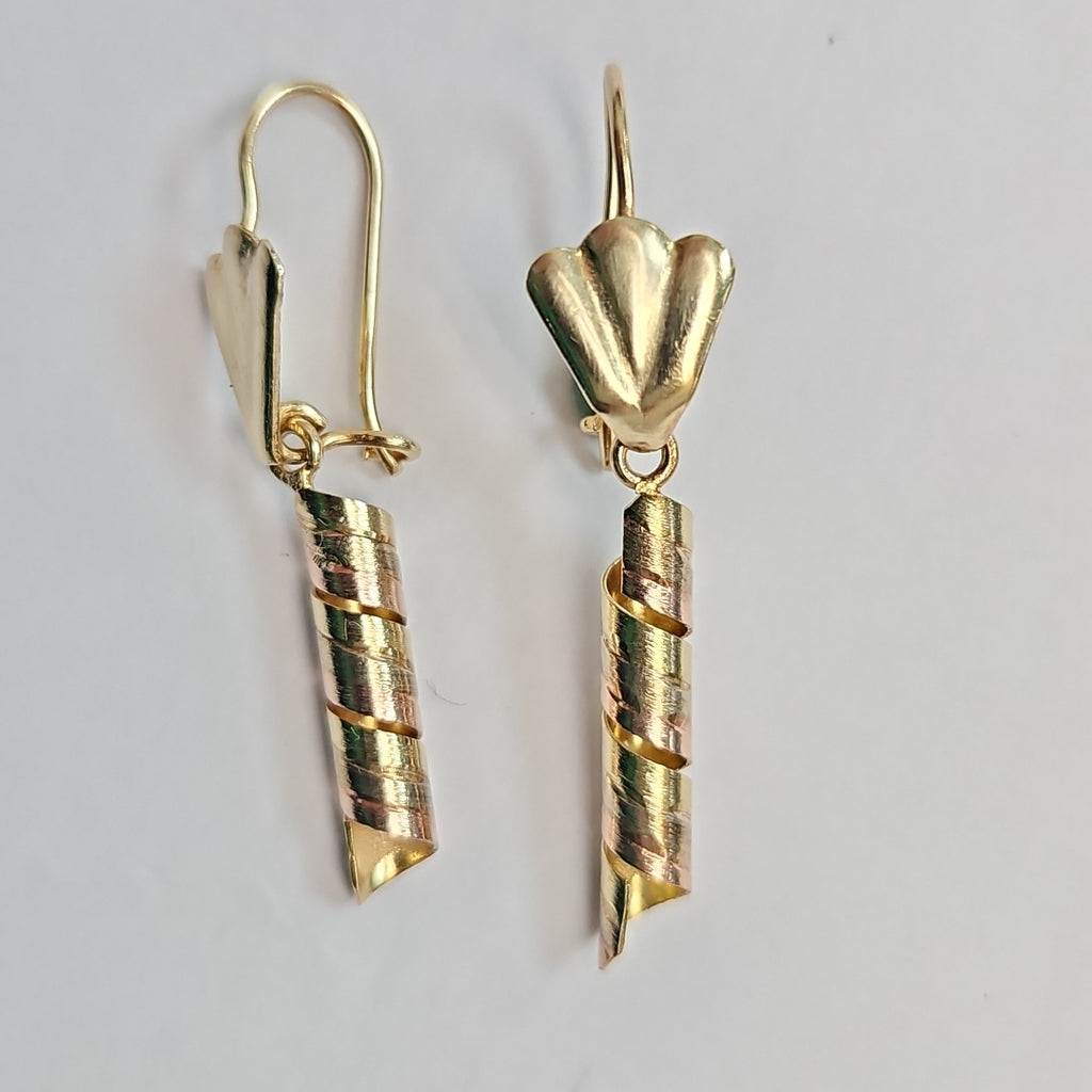 ARETES PAR ORO 8 K 1.8 GRMS (SEMINUEVO)