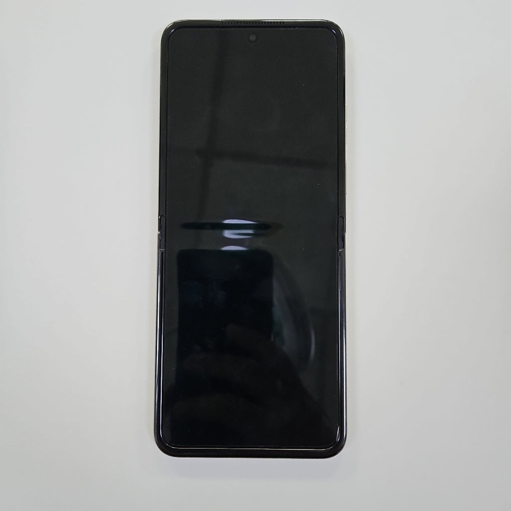 CELULAR MOTOROLA RAZR 50 5G XT2453-1 512 GB 12 GB RAM (SEMINUEVO)