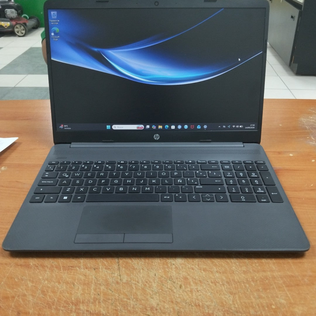 LAPTOP HP 255 G9 (2024) 512 GB SSD 8 GB RAM (SEMINUEVO)