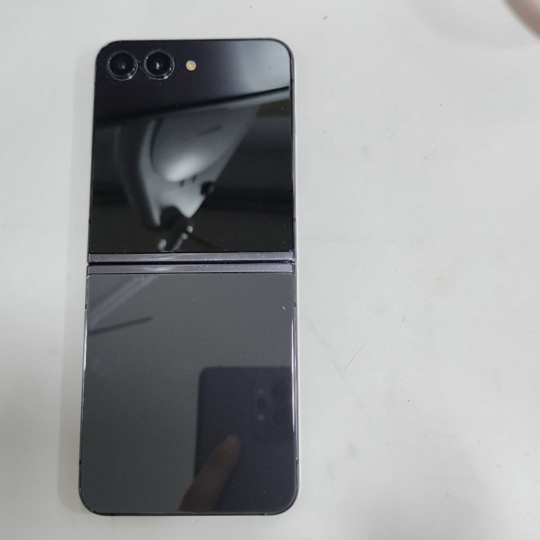 CELULAR SAMSUNG GALAXY Z FLIP 5 SM-F731U1 (2023) 256 GB 8 GB RAM (SEMINUEVO)
