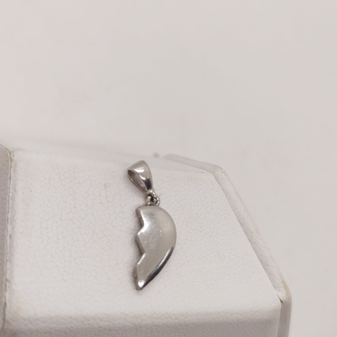 DIJE ORO BLANCO 10 K 0,80 GRMS (SEMINUEVO)