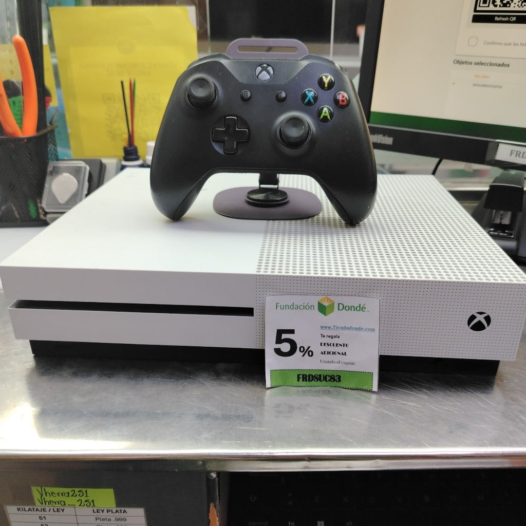 CONSOLA DE VIDEOJUEGO MICROSOFT XBOX ONE S 500 GB (SEMINUEVO)