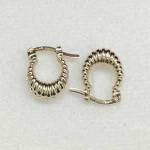 ARETES ARRACADA ESTRIADAS 14K 1 GR (NUEVO)
