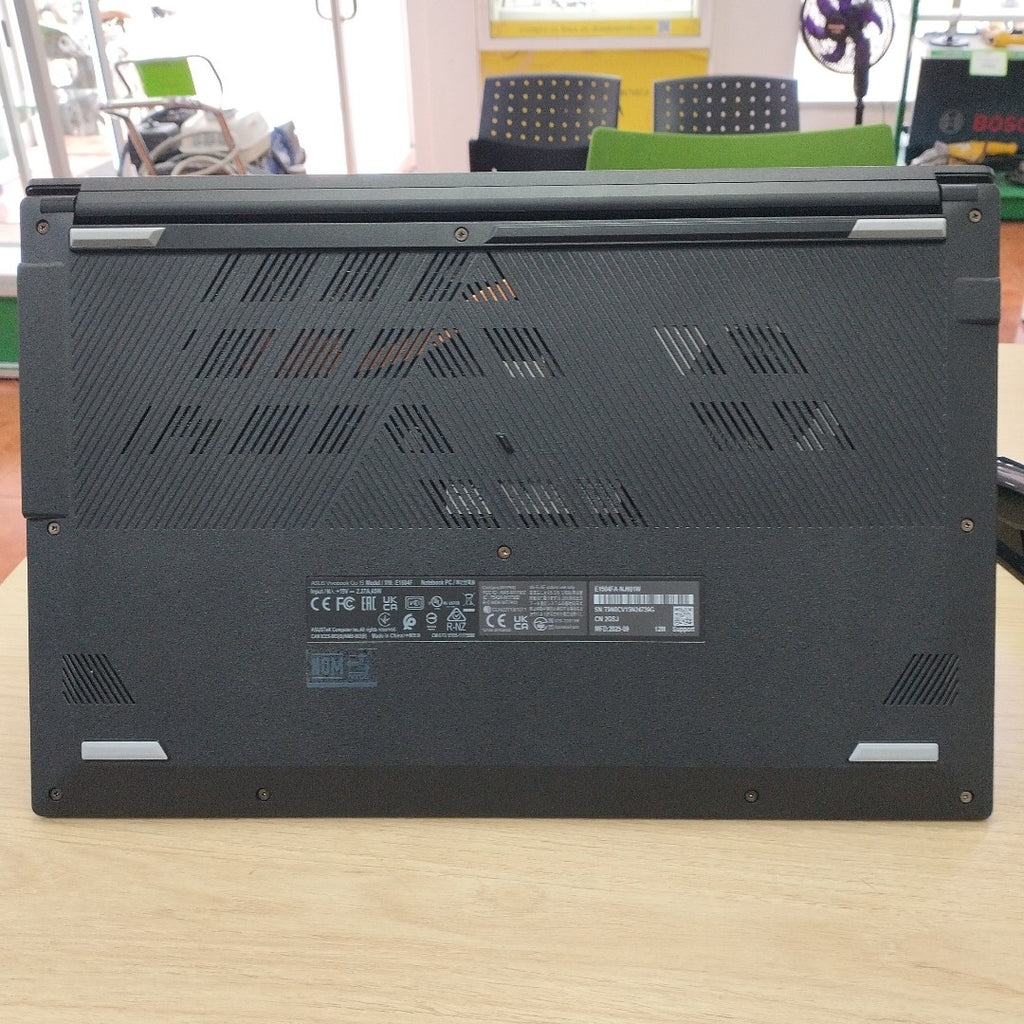 LAPTOP ASUS VIVOBOOK GO 15 E1504FA-NJ601W (2025) 512 GB SSD 8 GB RAM (SEMINUEVO)