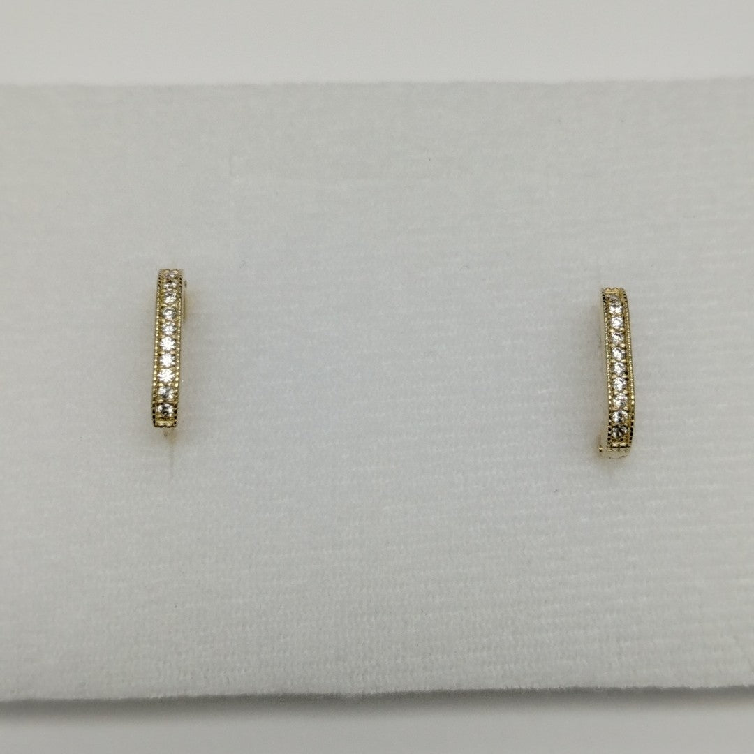 ARETES HUGGIES OVALADA C CIRCONIAS 14K 2.4 GR (NUEVO)