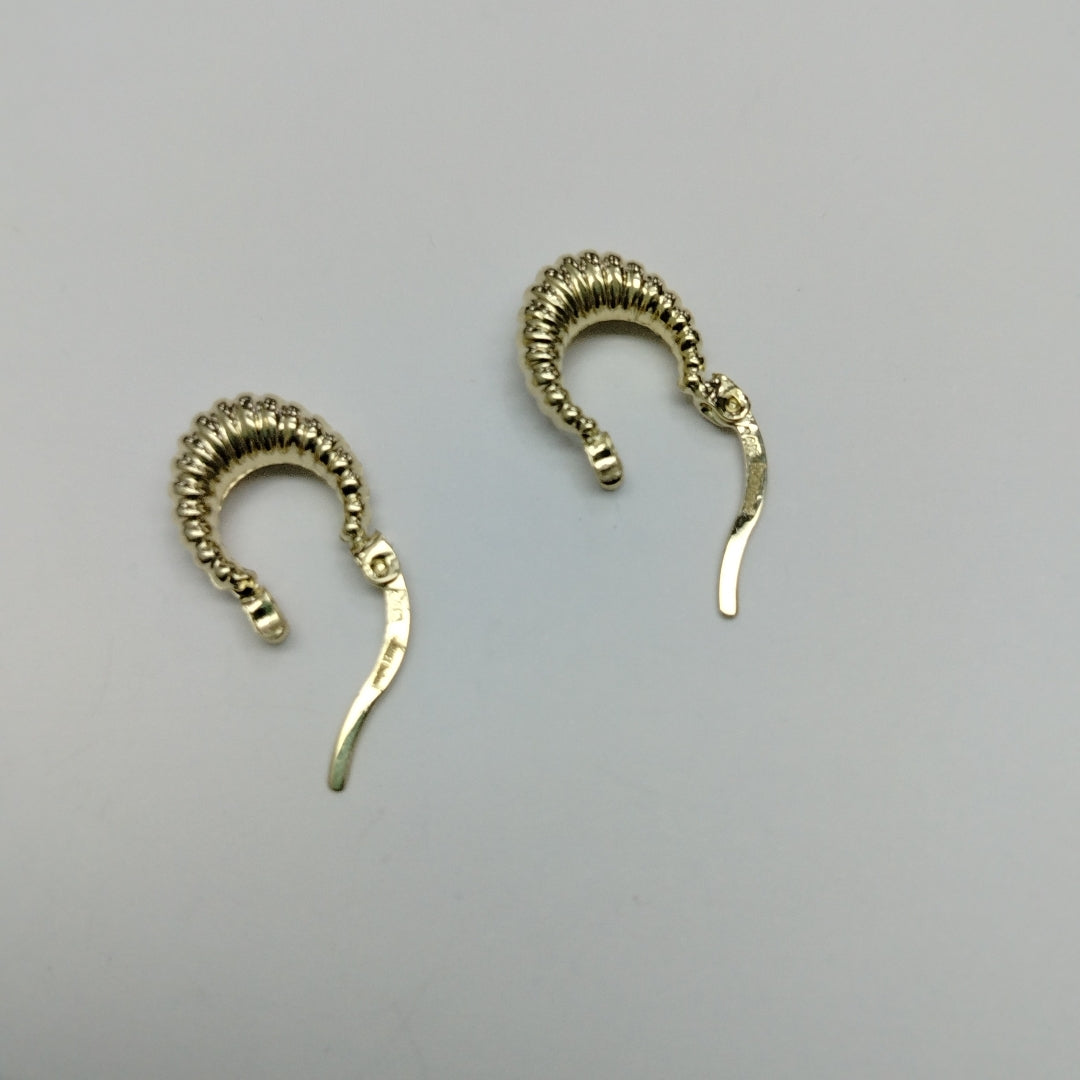 ARETES ARRACADA ESTRIADAS 14K 1.1 GR (NUEVO)