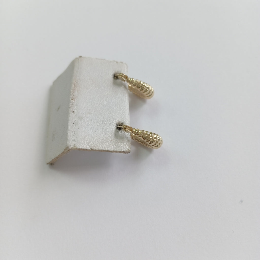 ARETES ARRACADA ESTRIADAS 14K 1.1 GR (NUEVO)