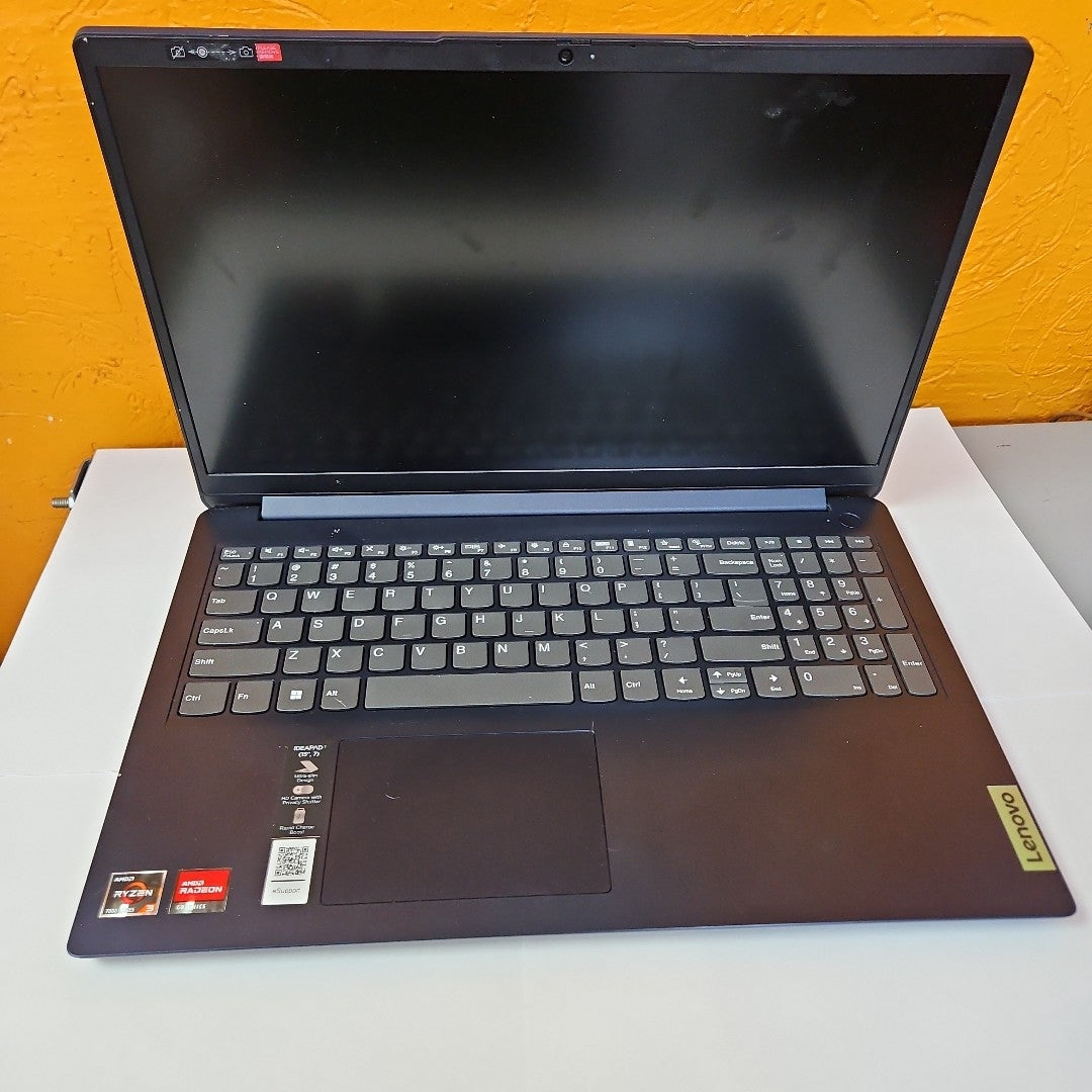 LAPTOP HUAWEI MATEBOOK D16 MCLF-X (2024) 256 GB SSD 8 GB RAM (SEMINUEVO)