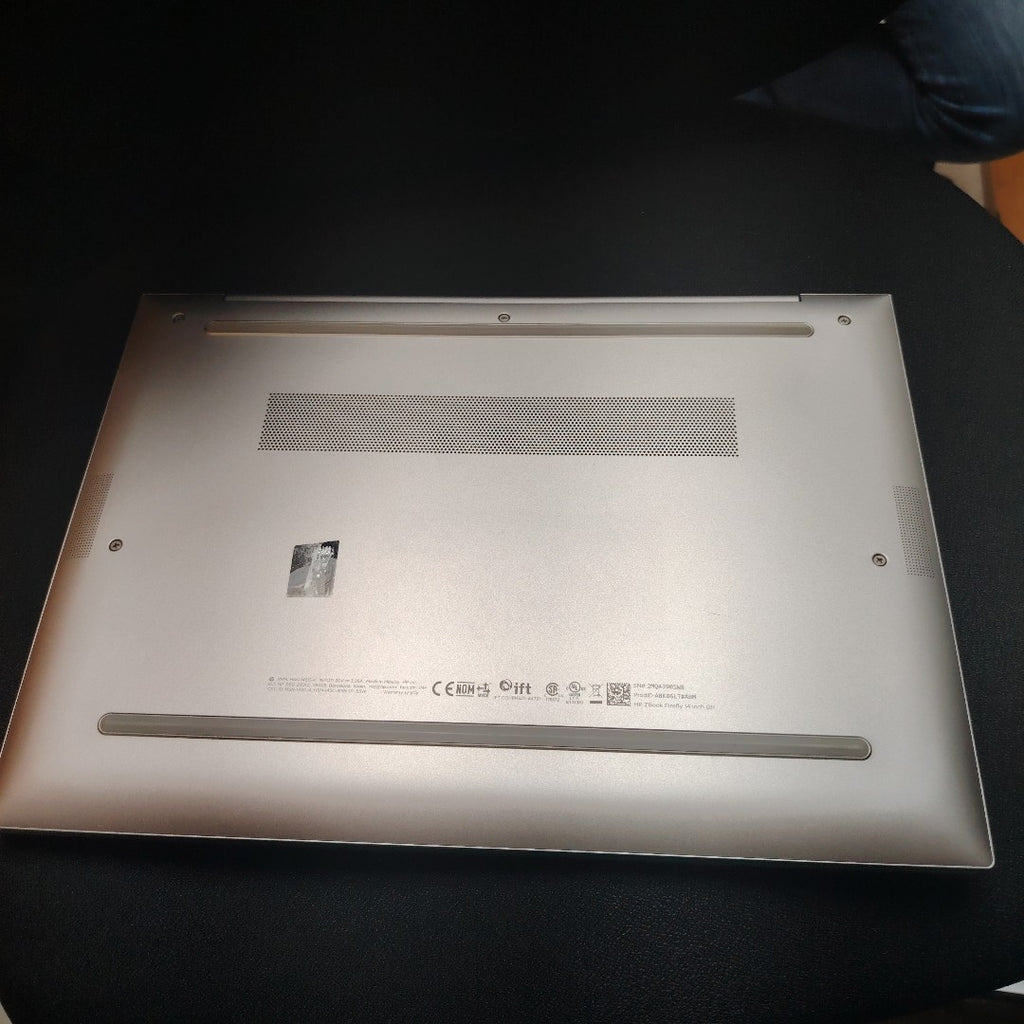LAPTOP HP ZBOOK FIREFLY 14 G11 (2024) 512 GB SSD 16 GB RAM (SEMINUEVO)