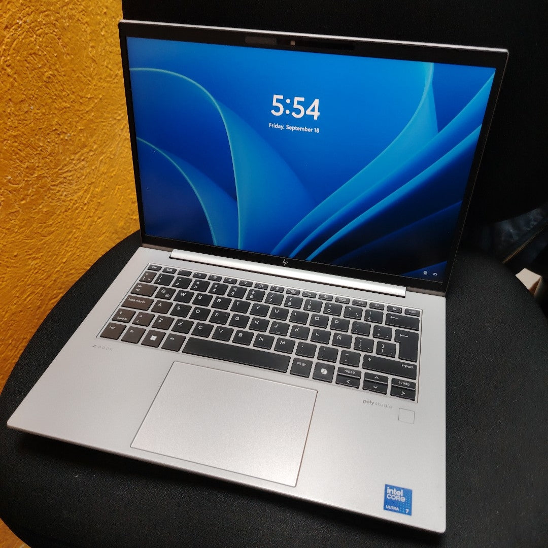 LAPTOP HP ZBOOK FIREFLY 14 G11 (2024) 512 GB SSD 16 GB RAM (SEMINUEVO)