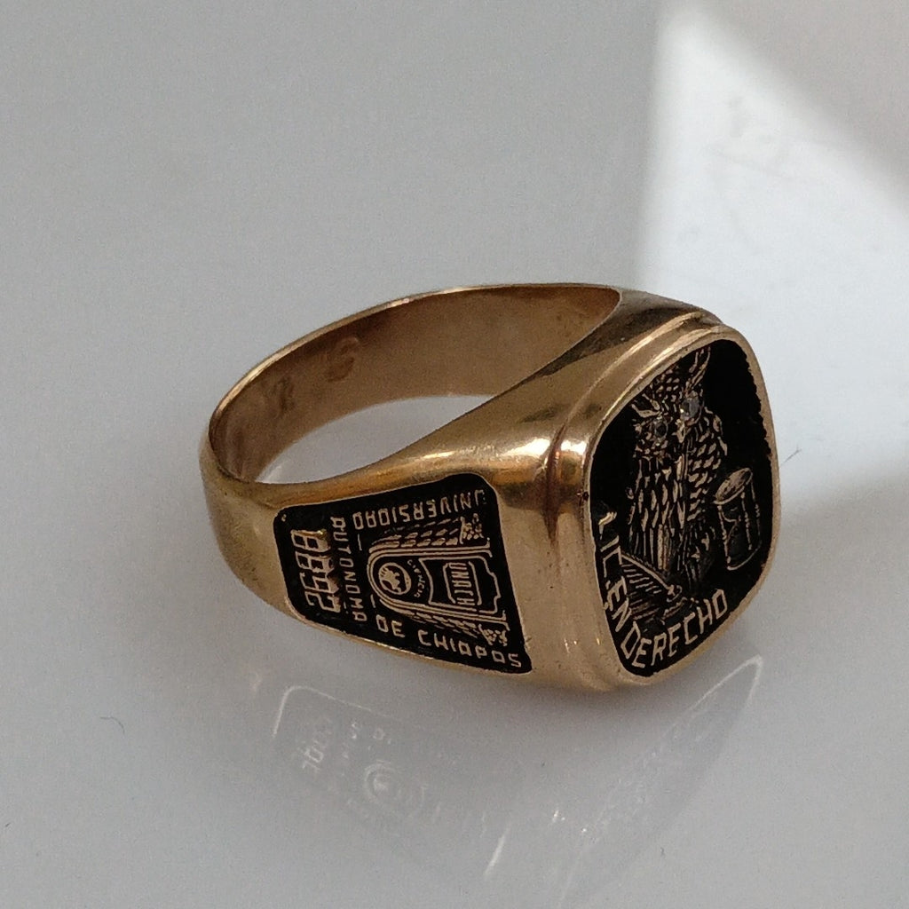 ANILLO DE GRADUACIÓN ORO 8 K 12.8 GRMS (SEMINUEVO)
