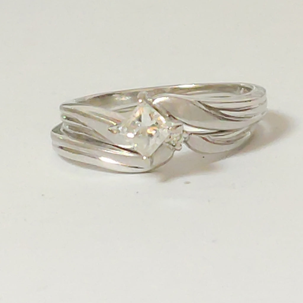 ANILLITO ORO BLANCO 14 K 4.5 GRMS (SEMINUEVO)
