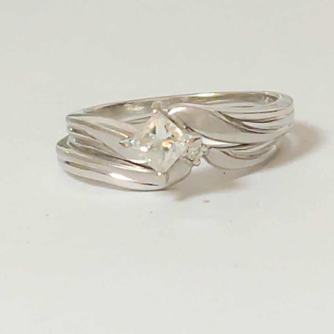 ANILLITO ORO BLANCO 14 K 4.5 GRMS (SEMINUEVO)