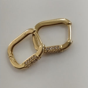 ARETES HUGGIES OVALADA C CIRCONIAS 14K 2.5 GR (NUEVO)