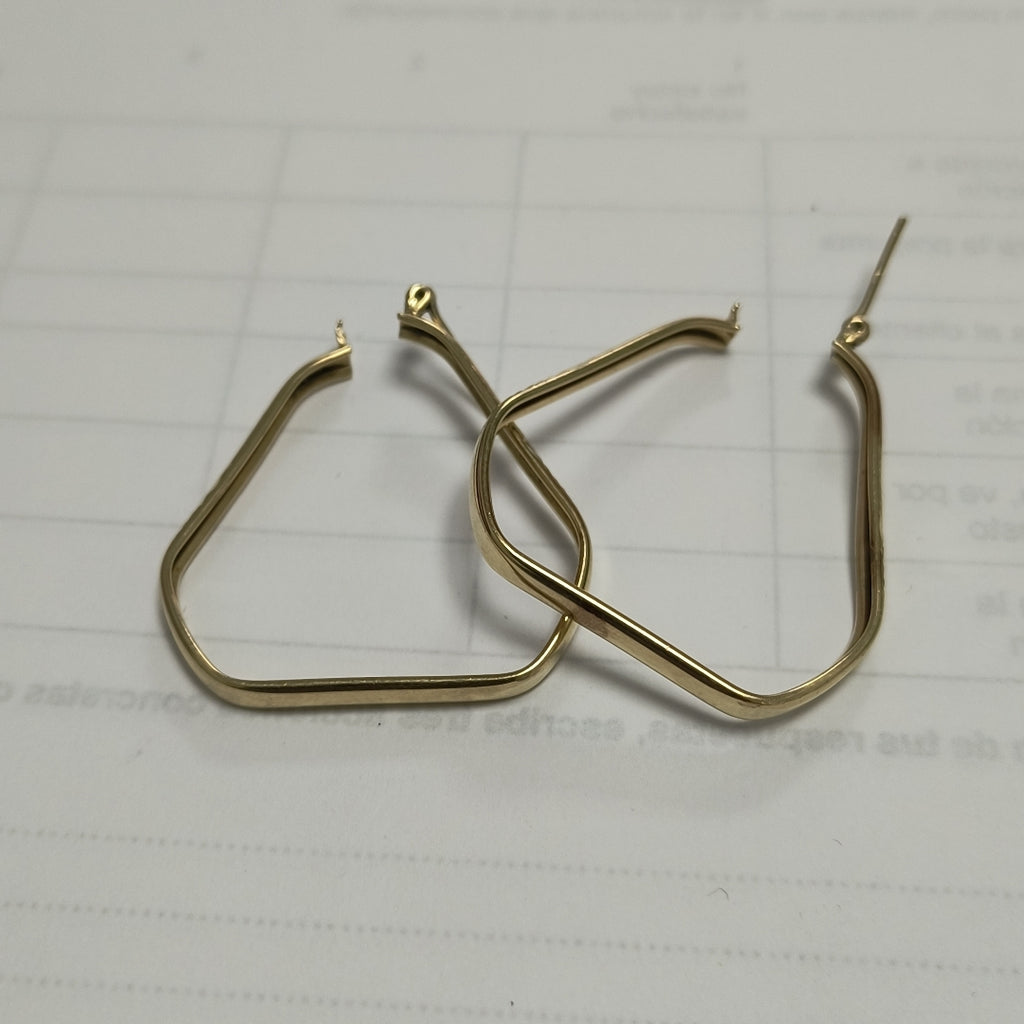 ARRACADAS PAR ORO 14 K 4.6 GRMS (SEMINUEVO)