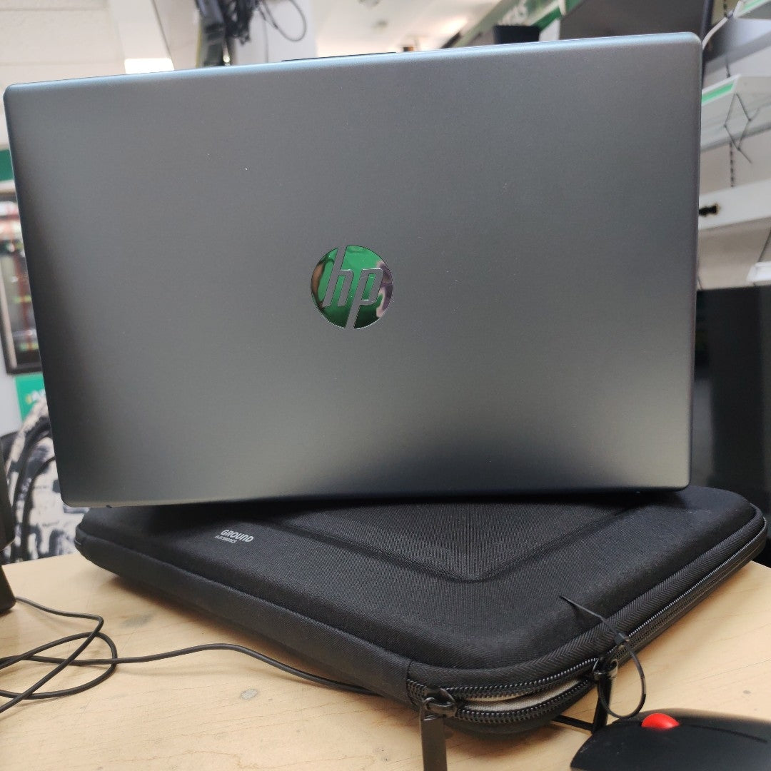 LAPTOP HP 15-FC0230LA (2025) 512 GB SSD 8 GB RAM (SEMINUEVO)
