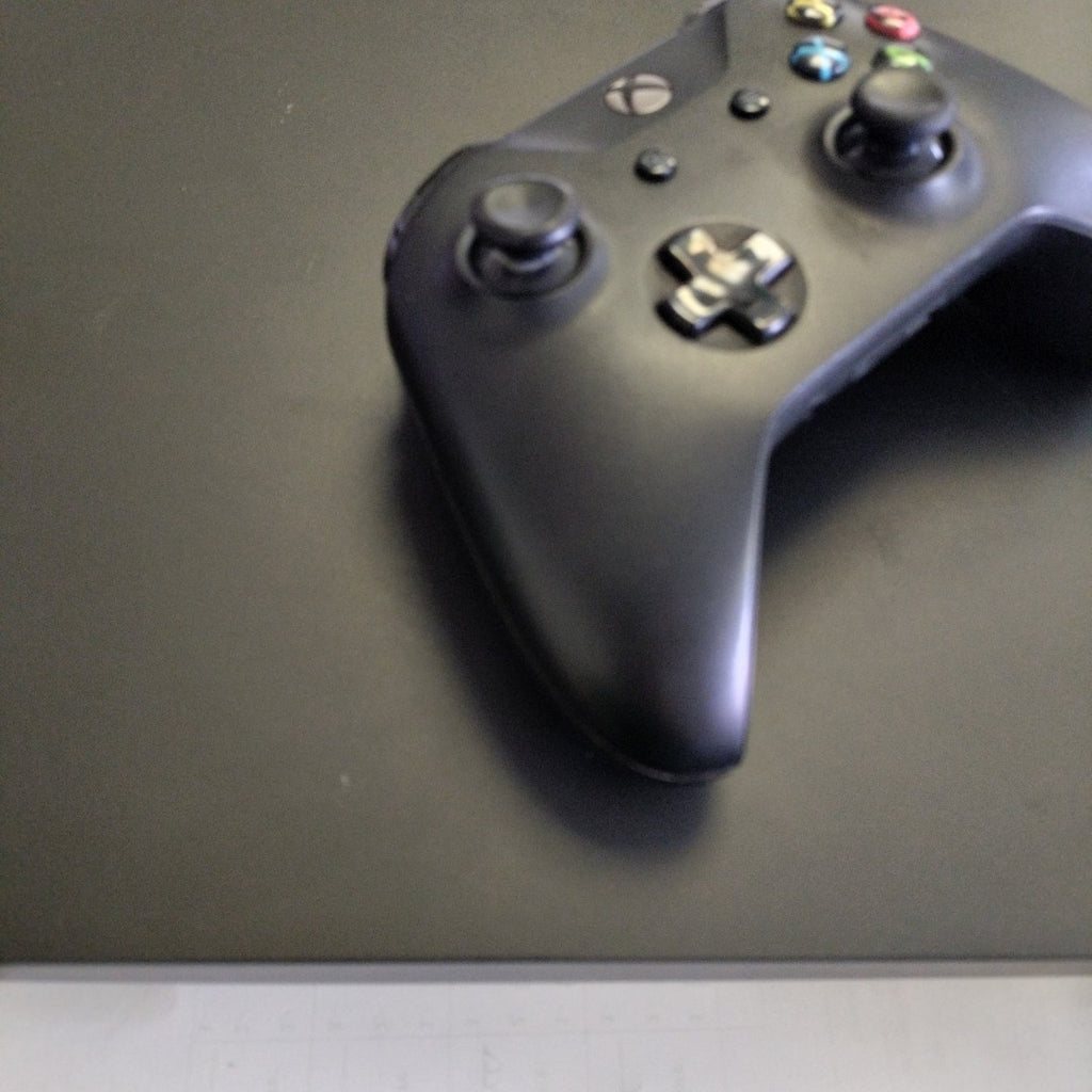 CONSOLA DE VIDEOJUEGO MICROSOFT XBOX ONE X 1 TB (SEMINUEVO)