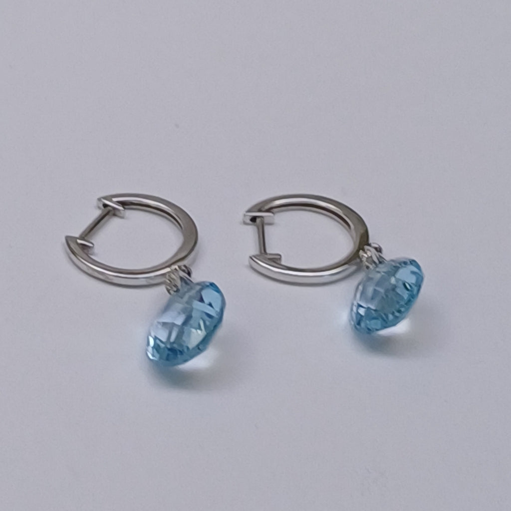 ARRACADAS PAR ORO 18 K 2.5 GRMS (SEMINUEVO)
