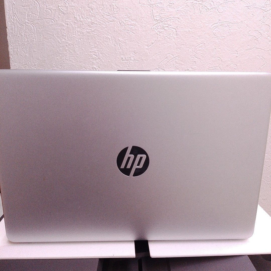 LAPTOP HP 15-EF1501LA (2023) 256 GB SSD 8 GB RAM (SEMINUEVO)